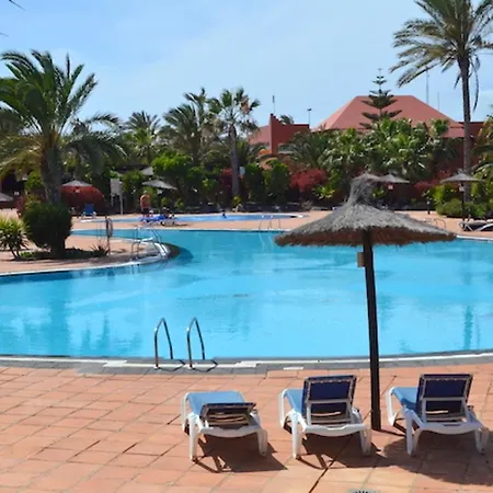 Cosy Corralejo: With Shared Pool *