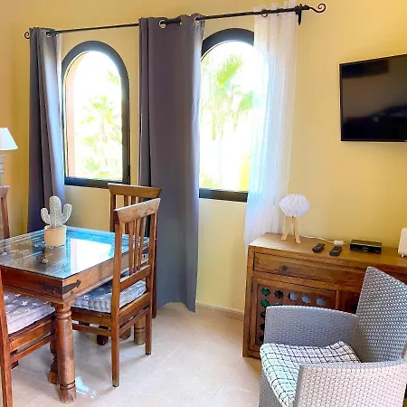 Cosy Corralejo: With Shared Pool